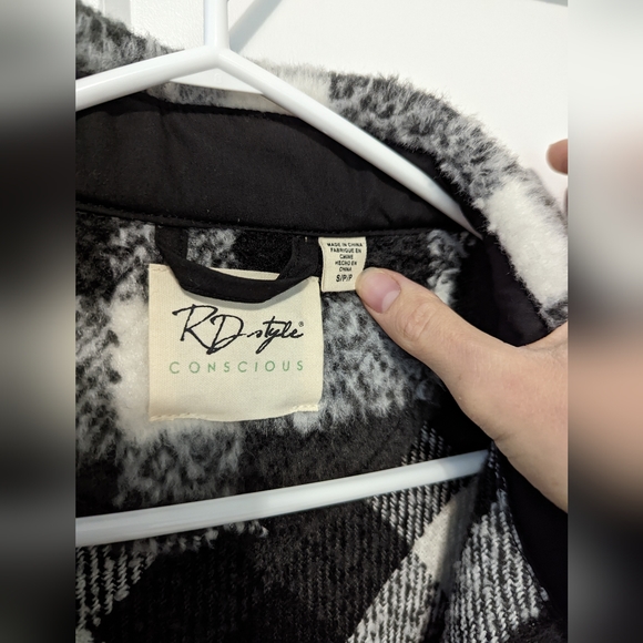 RD STYLE FUZZY PLAID JACKET - Picture 2 of 8